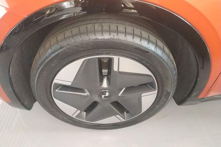 Used ONVO L60 2024 60 kWh Rear-Drive Version Exterior 7