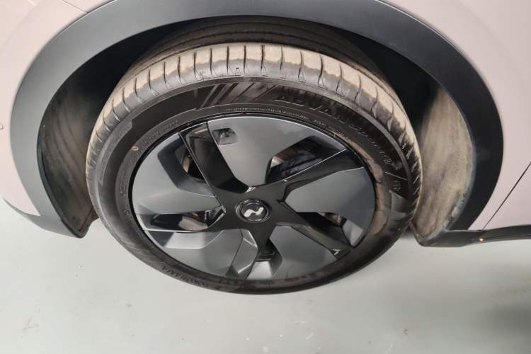 Used ONVO L60 2024 85 kWh Rear-Drive Version Exterior 7