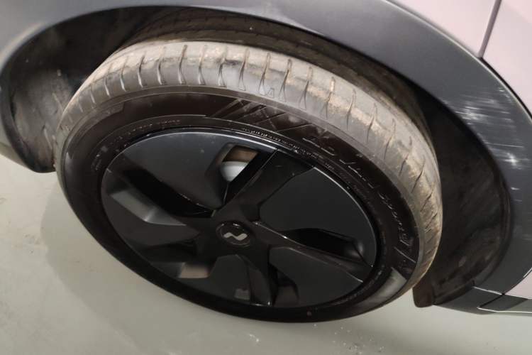 Used ONVO L60 2024 85 kWh Rear-Drive Version Exterior 8