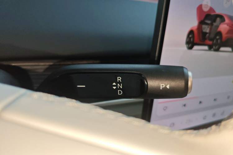 Used ONVO L60 2024 60 kWh Rear-Drive Version Gear Lever