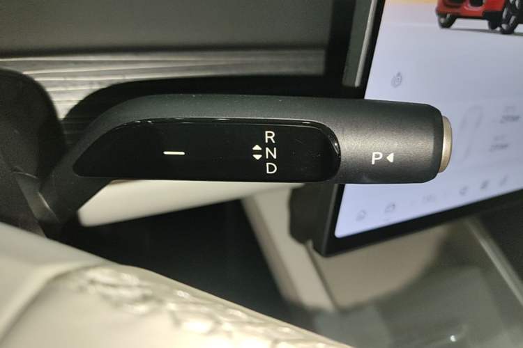 Used ONVO L60 2024 60 kWh Rear-Drive Version Gear Lever