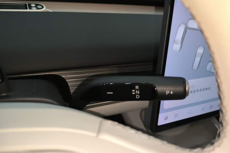 Used ONVO L60 2024 60 kWh Rear-Drive Version Gear Lever