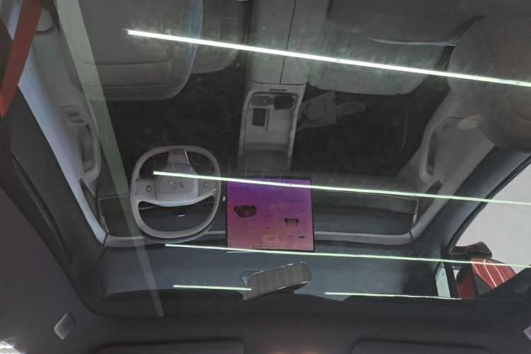 Used ONVO L60 2024 60 kWh Rear-Drive Version Headliner