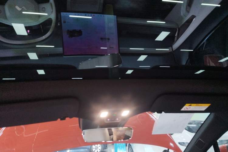 Used ONVO L60 2024 60 kWh Rear-Drive Version Headliner