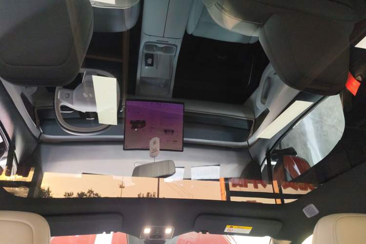 Used ONVO L60 2024 60 kWh Rear-Drive Version Headliner