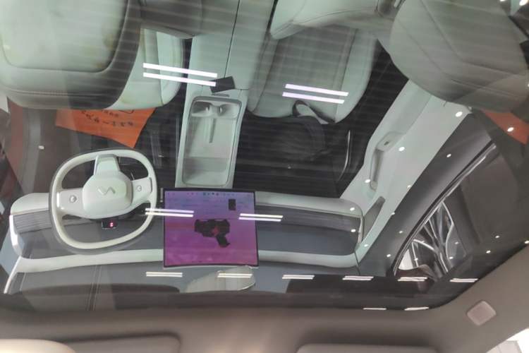 Used ONVO L60 2024 60 kWh Rear-Drive Version Headliner