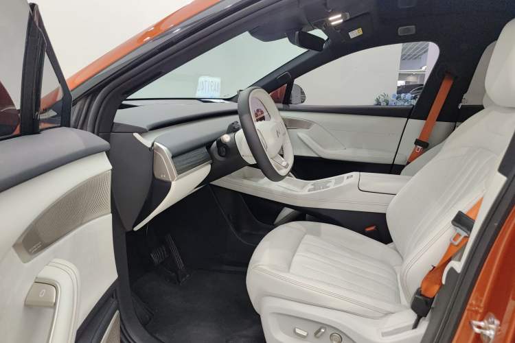 Used ONVO L60 2024 60 kWh Rear-Drive Version Interior 3