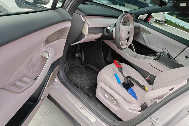 Used ONVO L60 2024 60 kWh Rear-Drive Version Interior 3