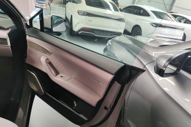 Used ONVO L60 2024 85 kWh Rear-Drive Version Interior 5