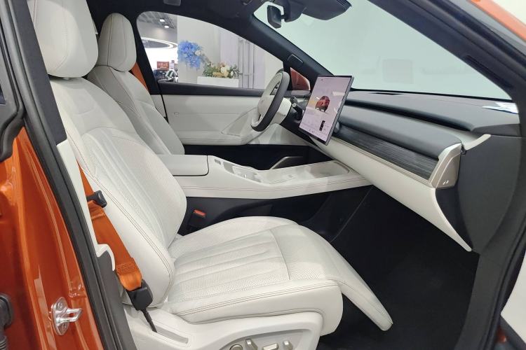 Used ONVO L60 2024 60 kWh Rear-Drive Version Interior 6
