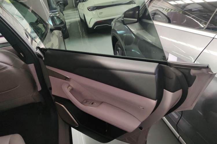 Used ONVO L60 2024 85 kWh Rear-Drive Version Interior 6