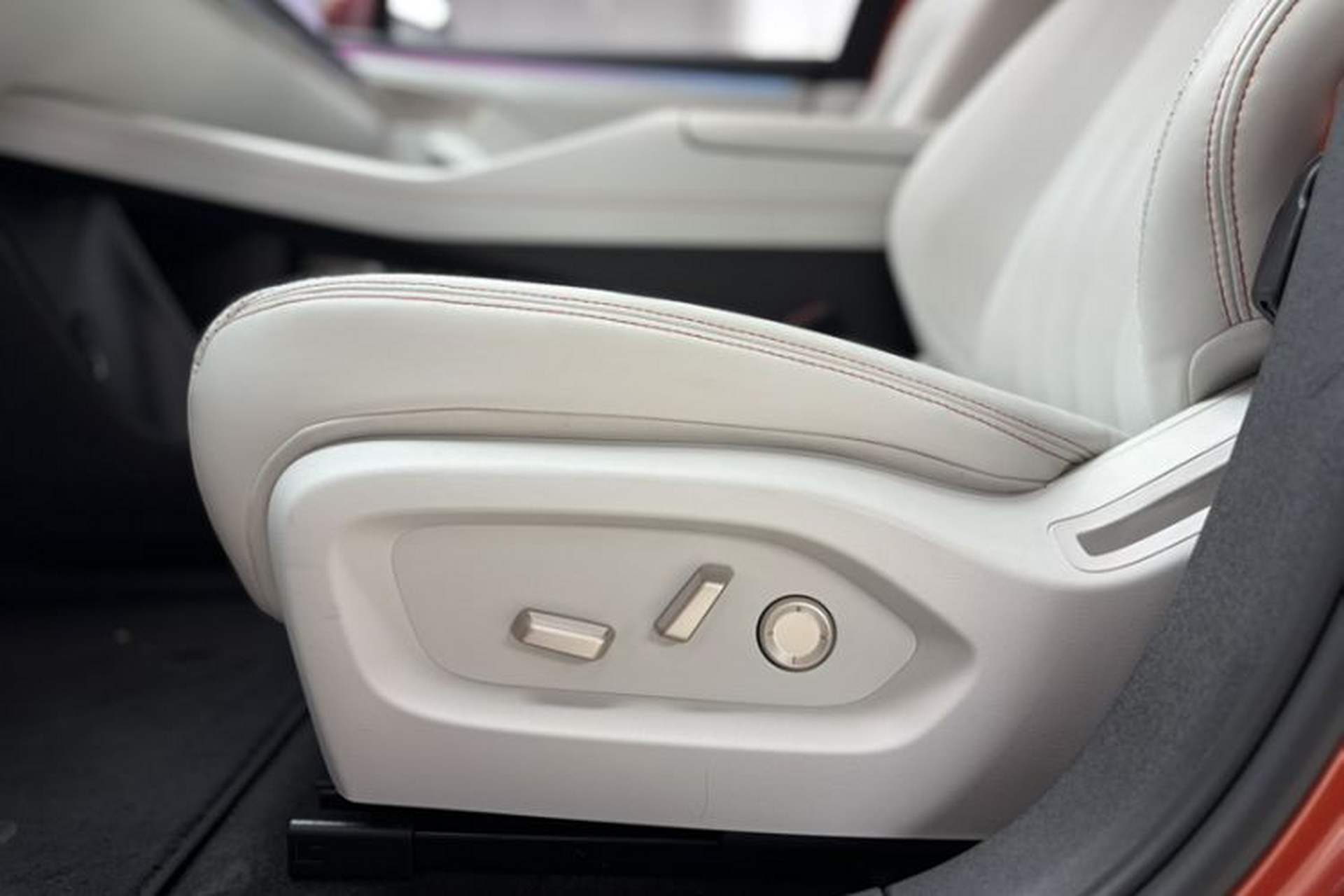Used ONVO L60 2024 60 kWh Rear-Drive Version Interior 7