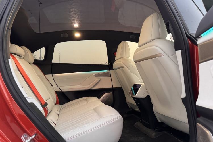 Used ONVO L60 2024 60 kWh All-Wheel Drive Interior 9