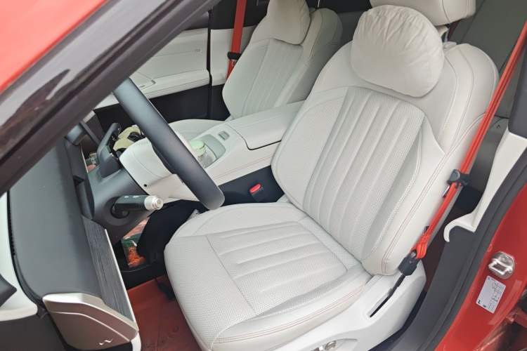 Used ONVO L60 2024 60 kWh Rear-Drive Version Left Front Seat