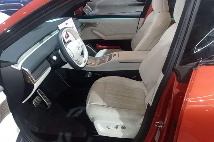 Used ONVO L60 2024 60 kWh Rear-Drive Version Left Front Seat