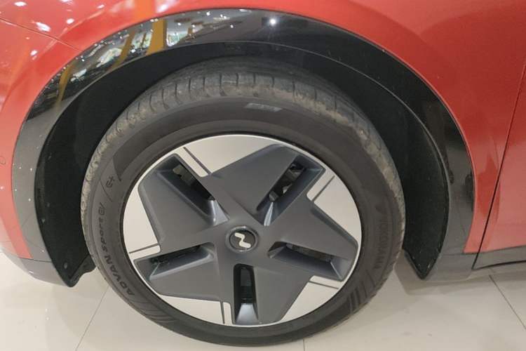 Used ONVO L60 2024 60 kWh Rear-Drive Version Left Front Wheel Hub