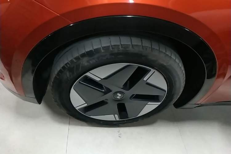 Used ONVO L60 2024 60 kWh Rear-Drive Version Left Front Wheel Hub