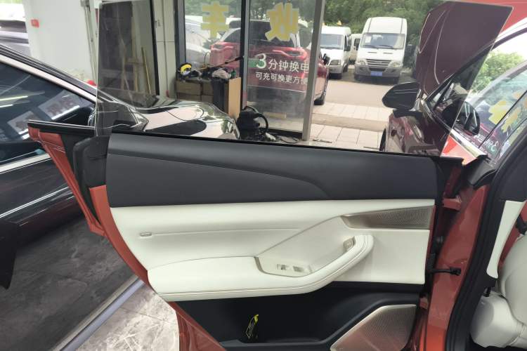Used ONVO L60 2024 60 kWh Rear-Drive Version Left Rear Door Interior