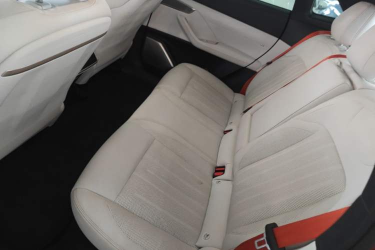 Used ONVO L60 2024 60 kWh Rear-Drive Version Left Rear Seat