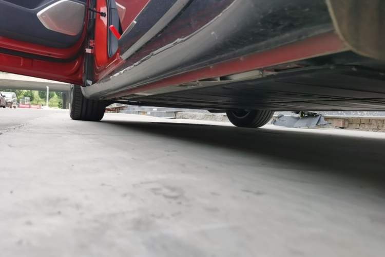 Used ONVO L60 2024 60 kWh Rear-Drive Version Left Side Sill
