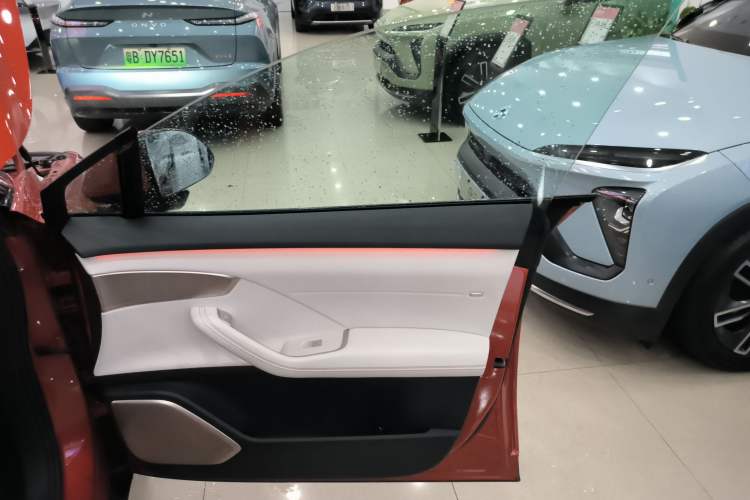 Used ONVO L60 2024 60 kWh Rear-Drive Version Right Front Door Interior