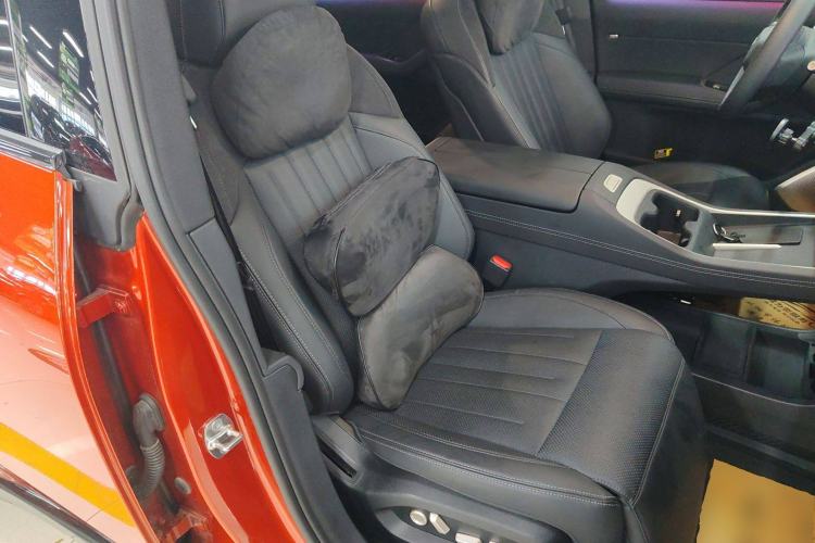 Used ONVO L60 2024 60 kWh Rear-Drive Version Right Front Seat