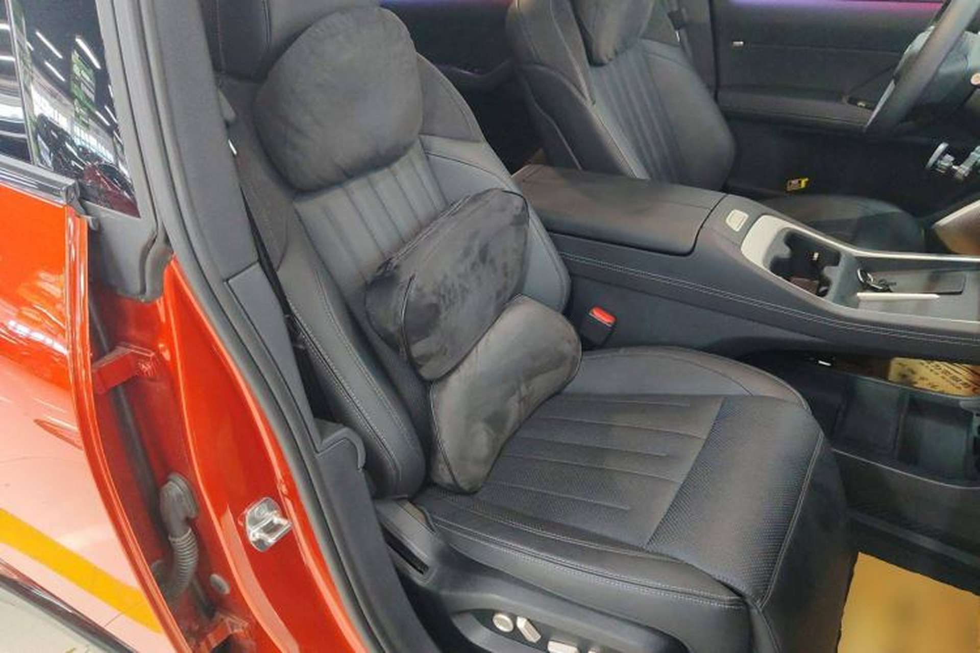 Used ONVO L60 2024 60 kWh Rear-Drive Version Right Front Seat