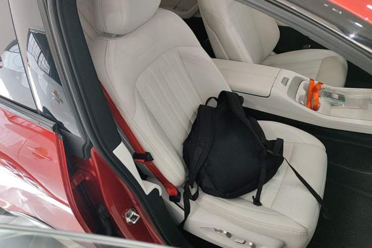 Used ONVO L60 2024 60 kWh Rear-Drive Version Right Front Seat