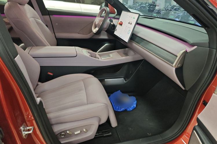Used ONVO L60 2024 60 kWh Rear-Drive Version Right Front Seat