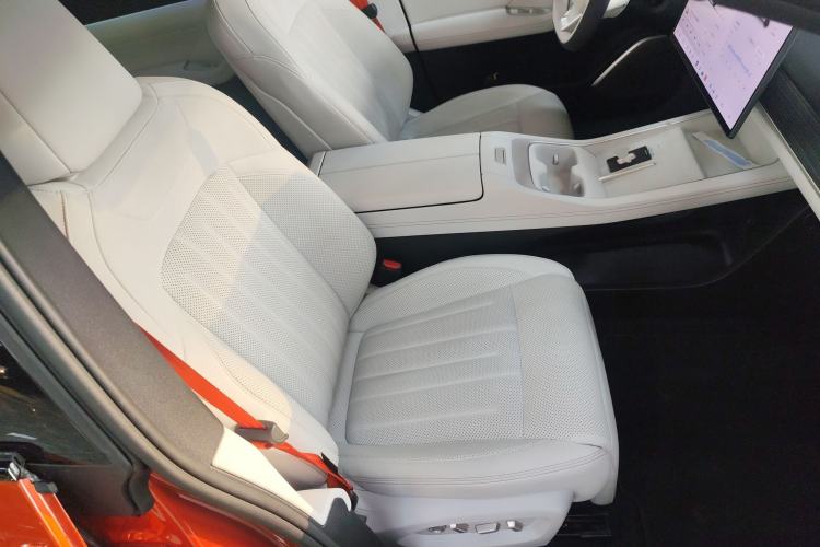 Used ONVO L60 2024 60 kWh Rear-Drive Version Right Front Seat