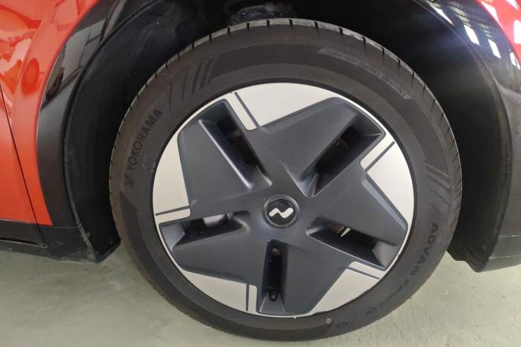Used ONVO L60 2024 60 kWh Rear-Drive Version Right Front Wheel Hub