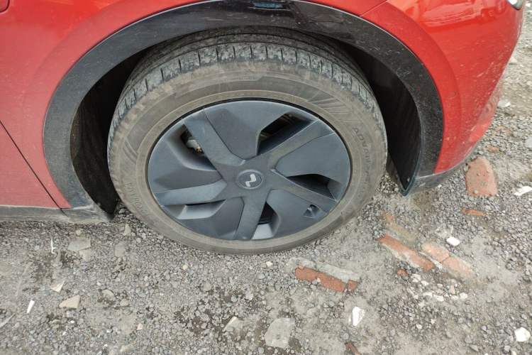 Used ONVO L60 2024 60 kWh All-Wheel Drive Right Front Wheel Hub
