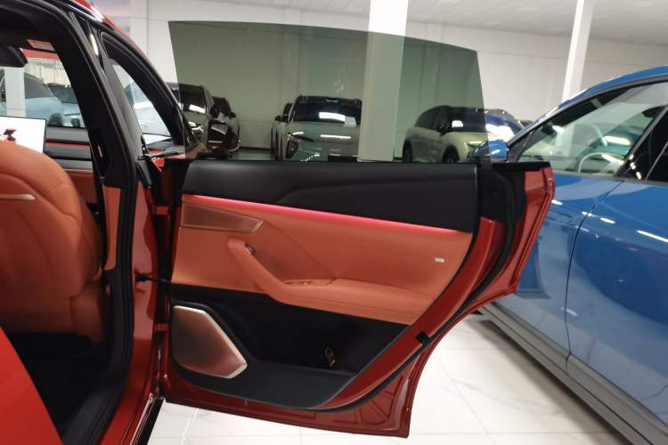 Used ONVO L60 2024 60 kWh Rear-Drive Version Right Rear Door Interior