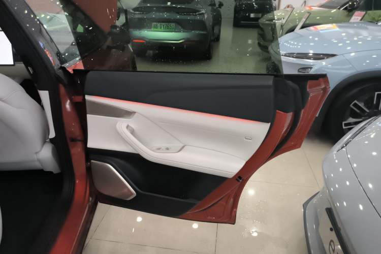 Used ONVO L60 2024 60 kWh Rear-Drive Version Right Rear Door Interior