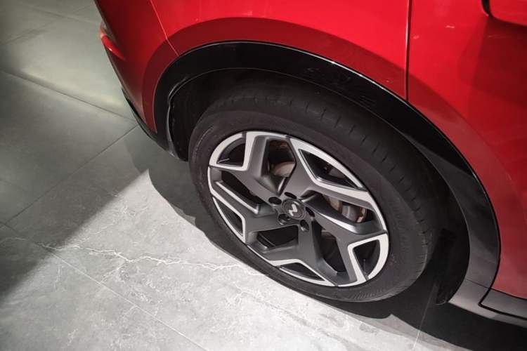 Used ONVO L60 2024 60 kWh All-Wheel Drive Right Rear Wheel Hub