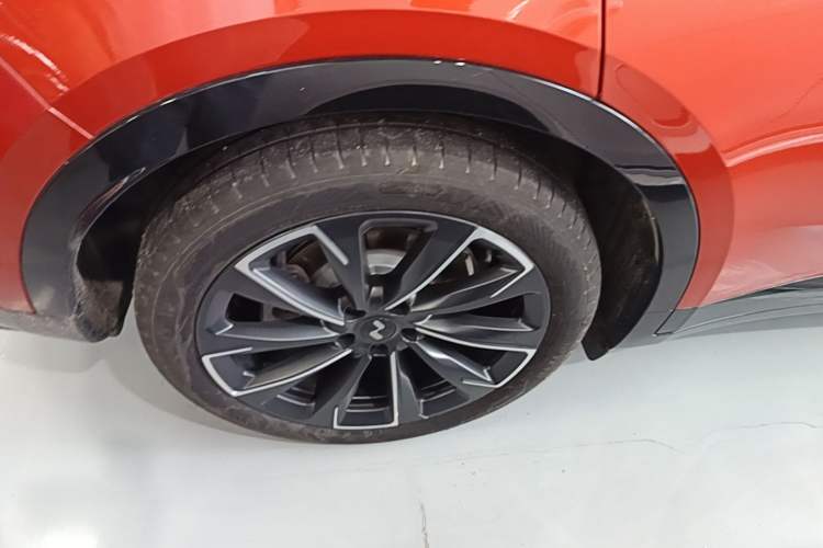 Used ONVO L60 2024 60 kWh All-Wheel Drive Right Rear Wheel Hub