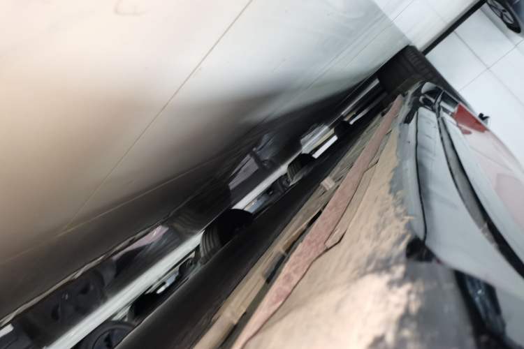 Used ONVO L60 2024 60 kWh Rear-Drive Version Right Side Sill