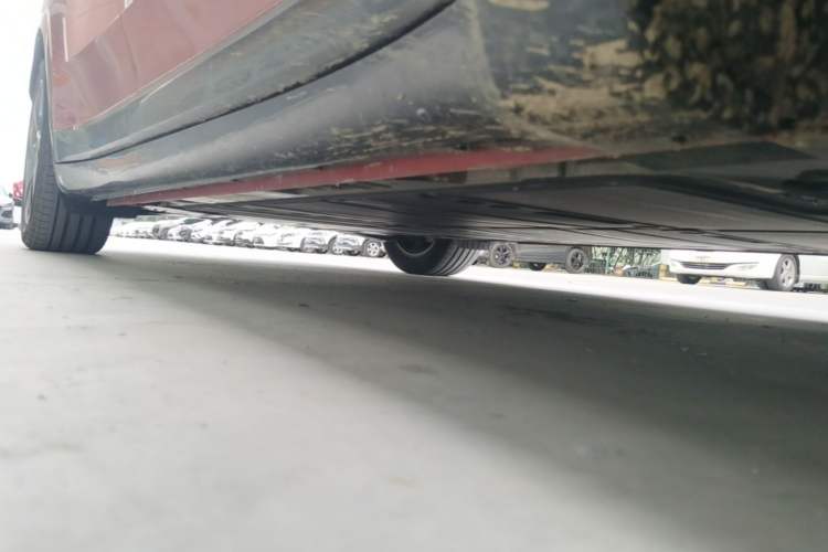 Used ONVO L60 2024 60 kWh Rear-Drive Version Right Side Sill