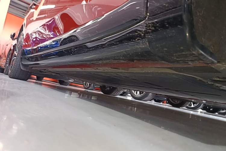 Used ONVO L60 2024 60 kWh All-Wheel Drive Right Side Sill