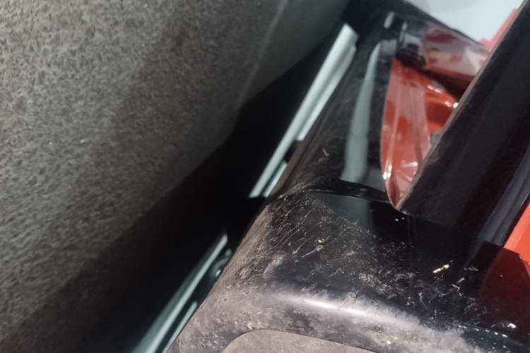 Used ONVO L60 2024 60 kWh Rear-Drive Version Right Side Sill
