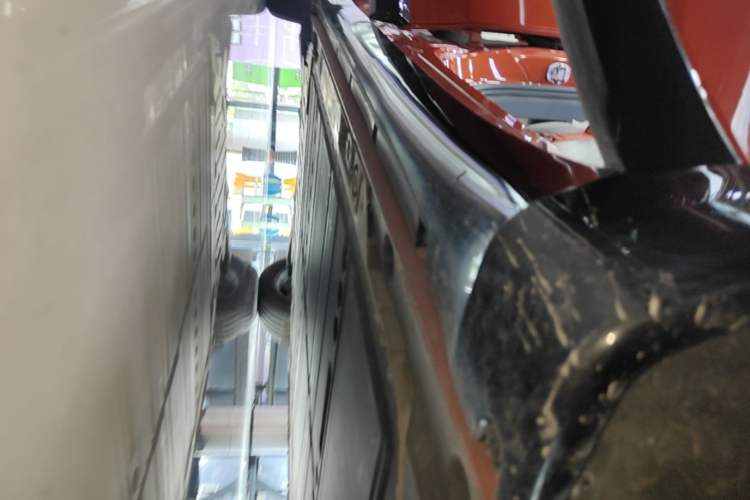 Used ONVO L60 2024 60 kWh Rear-Drive Version Right Side Sill