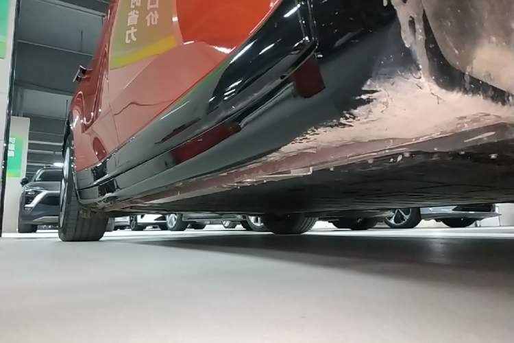 Used ONVO L60 2024 60 kWh Rear-Drive Version Right Side Sill