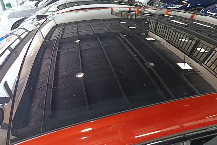 Used ONVO L60 2024 60 kWh All-Wheel Drive Roof