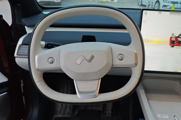 Used ONVO L60 2024 60 kWh All-Wheel Drive Steering Wheel