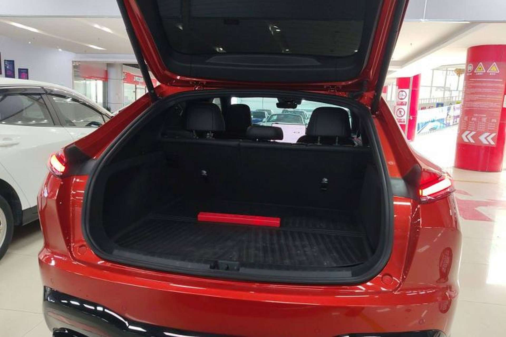 Used ONVO L60 2024 60 kWh Rear-Drive Version Trunk