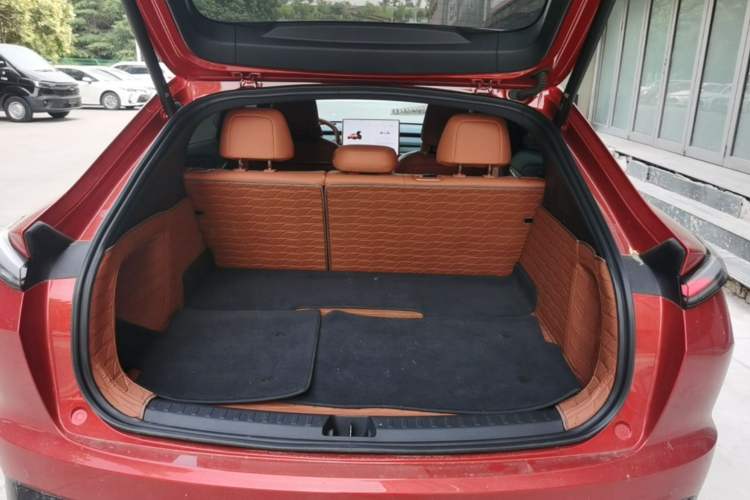 Used ONVO L60 2024 60 kWh Rear-Drive Version Trunk