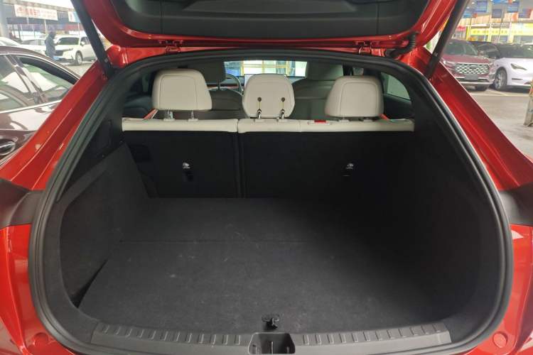 Used ONVO L60 2024 60 kWh Rear-Drive Version Trunk