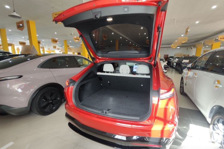 Used ONVO L60 2024 60 kWh Rear-Drive Version Trunk