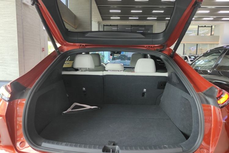 Used ONVO L60 2024 60 kWh Rear-Drive Version Trunk
