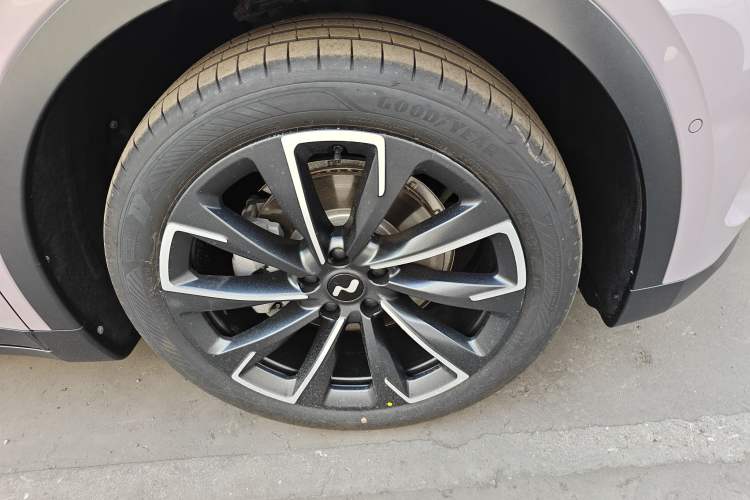 Used ONVO L60 2024 60 kWh Rear-Drive Version Right Front Wheel Hub